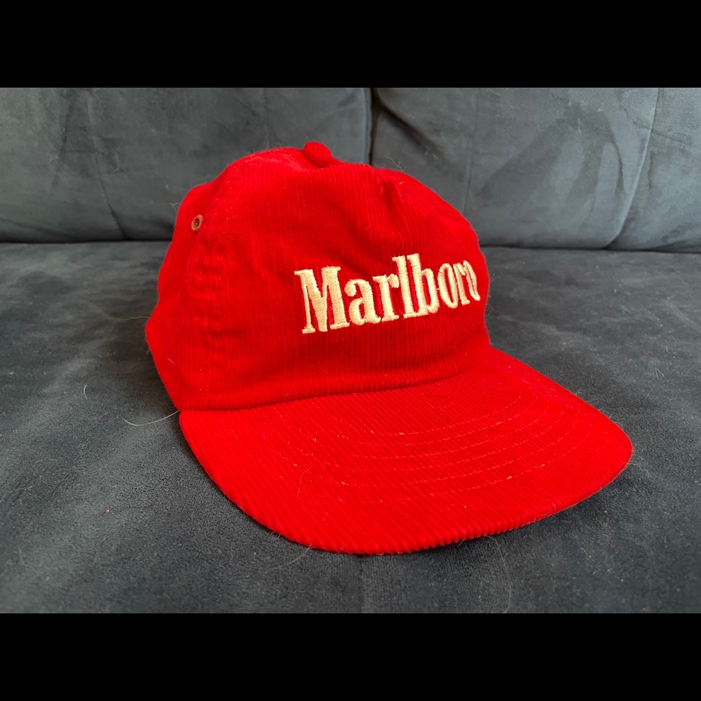 Vintage corduroy Marlboro hat! This is a must have for your favorite smoker.